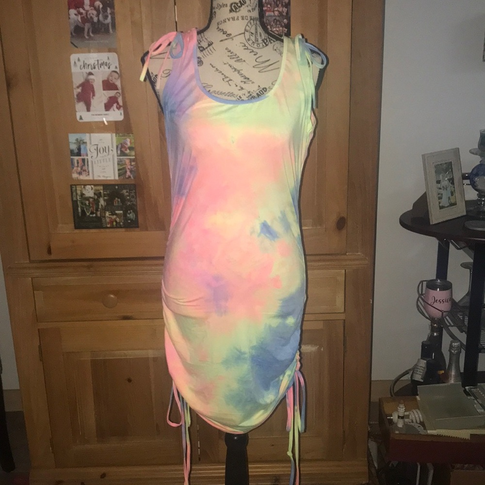 NWT CBR PASTEL TIE DIED FITTED DRESS